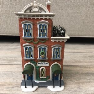 Christmas in the City- Ivy Terrace Apartments